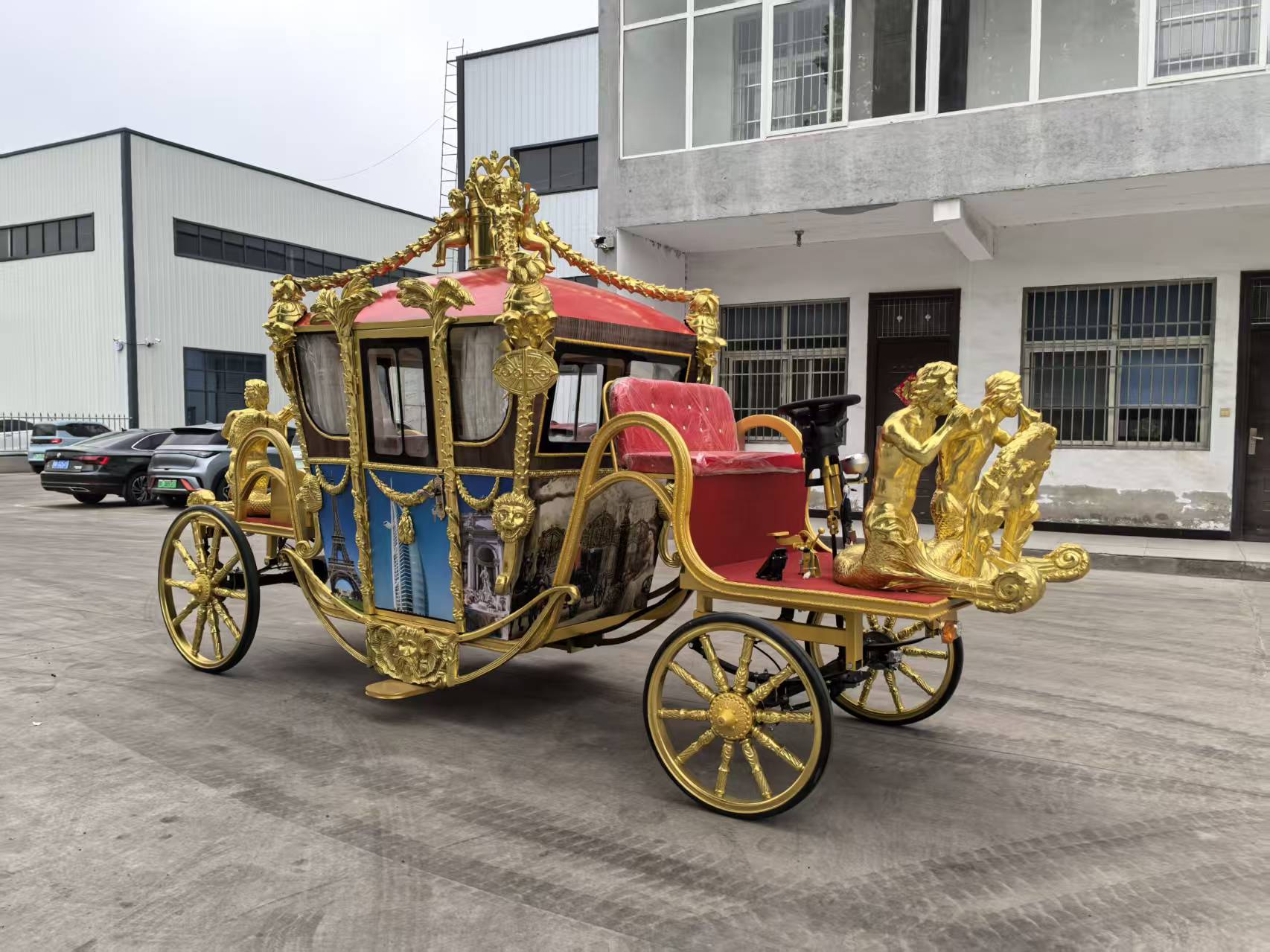 Golden Royal Carriage - 图片 2