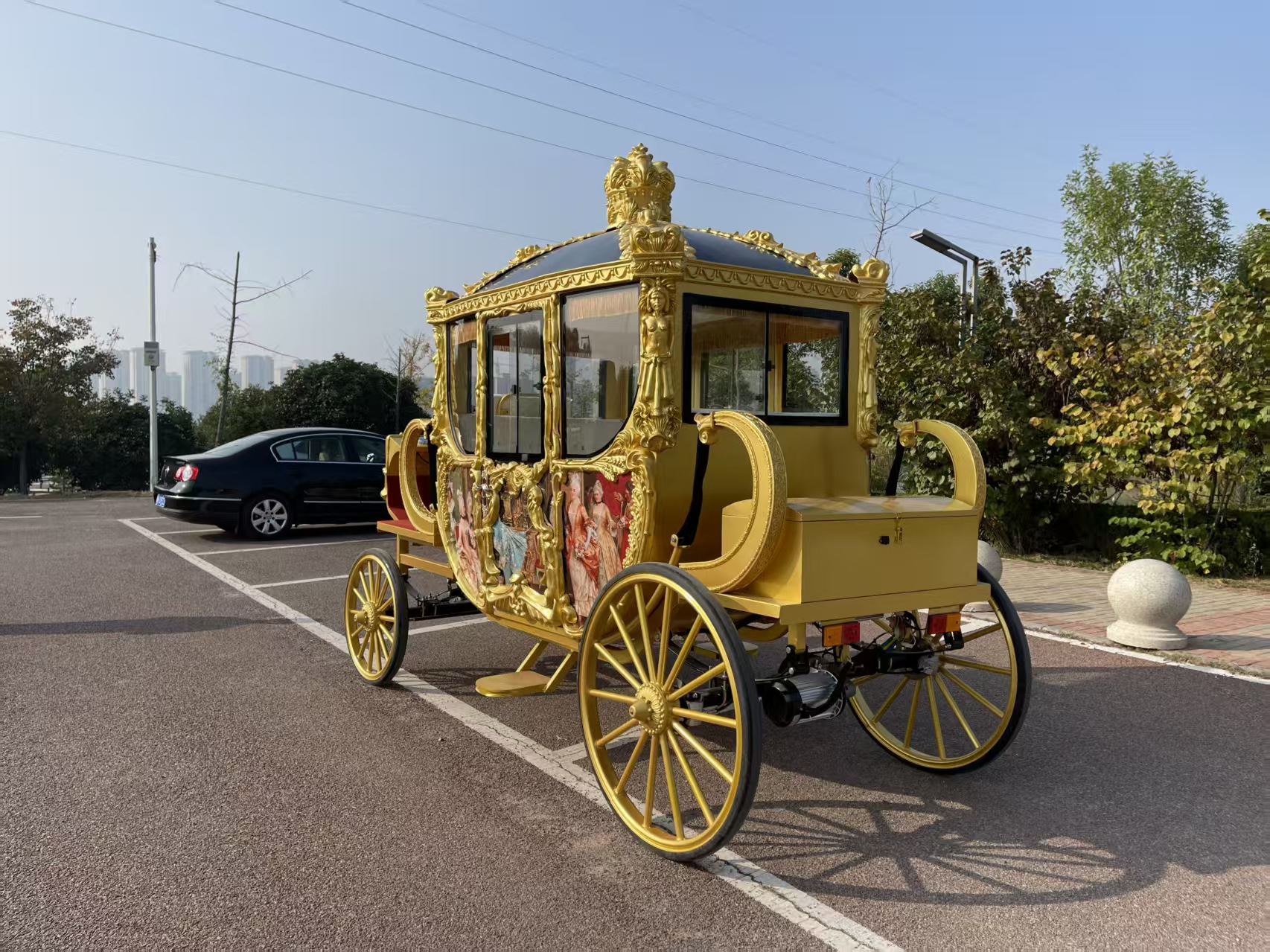 Golden Royal Horse Carriage - 图片 3