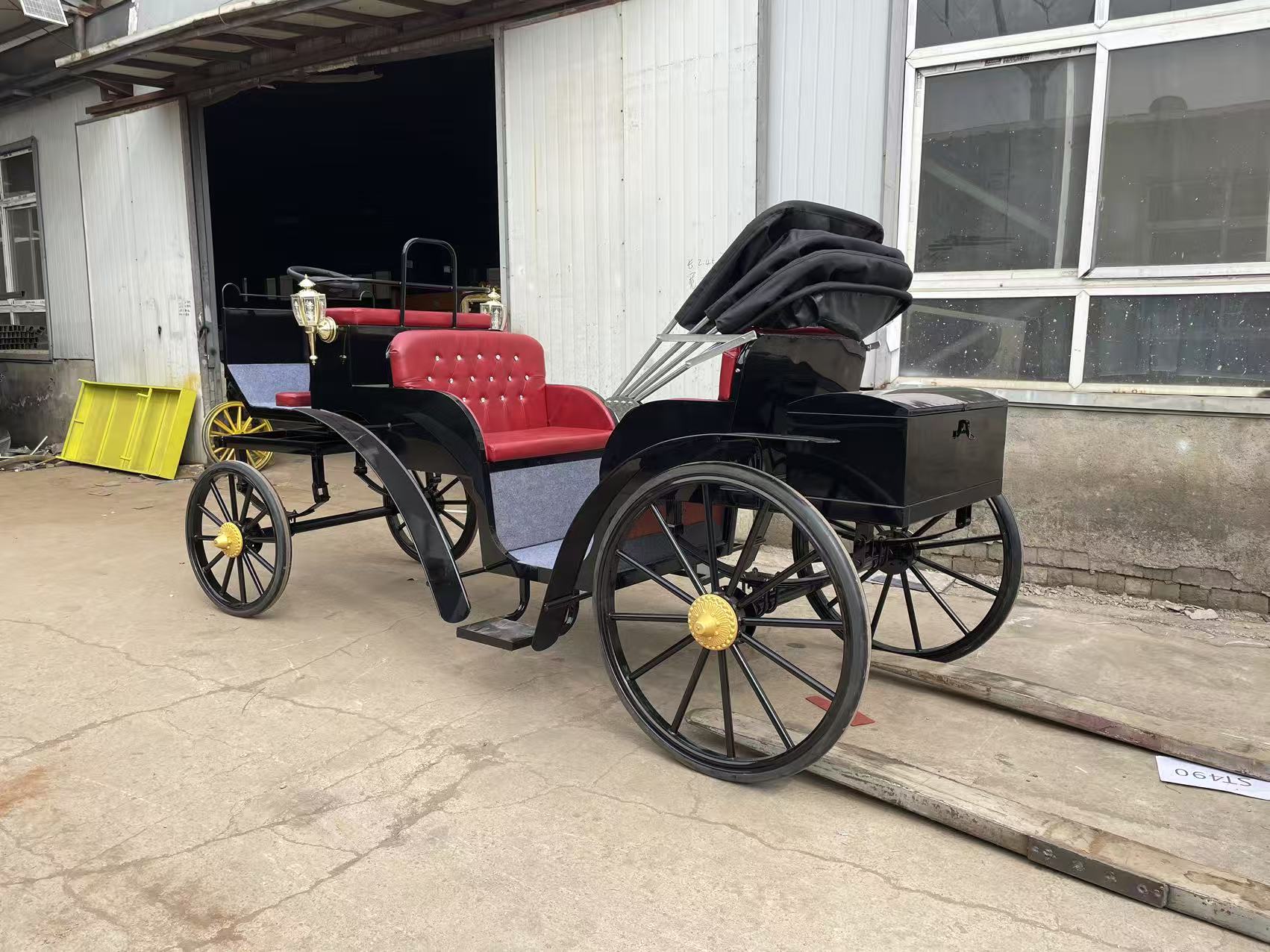 Luxury Vintage Black Sightseeing Carriage - 图片 4